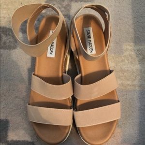 Steve Madden Bandi Platform